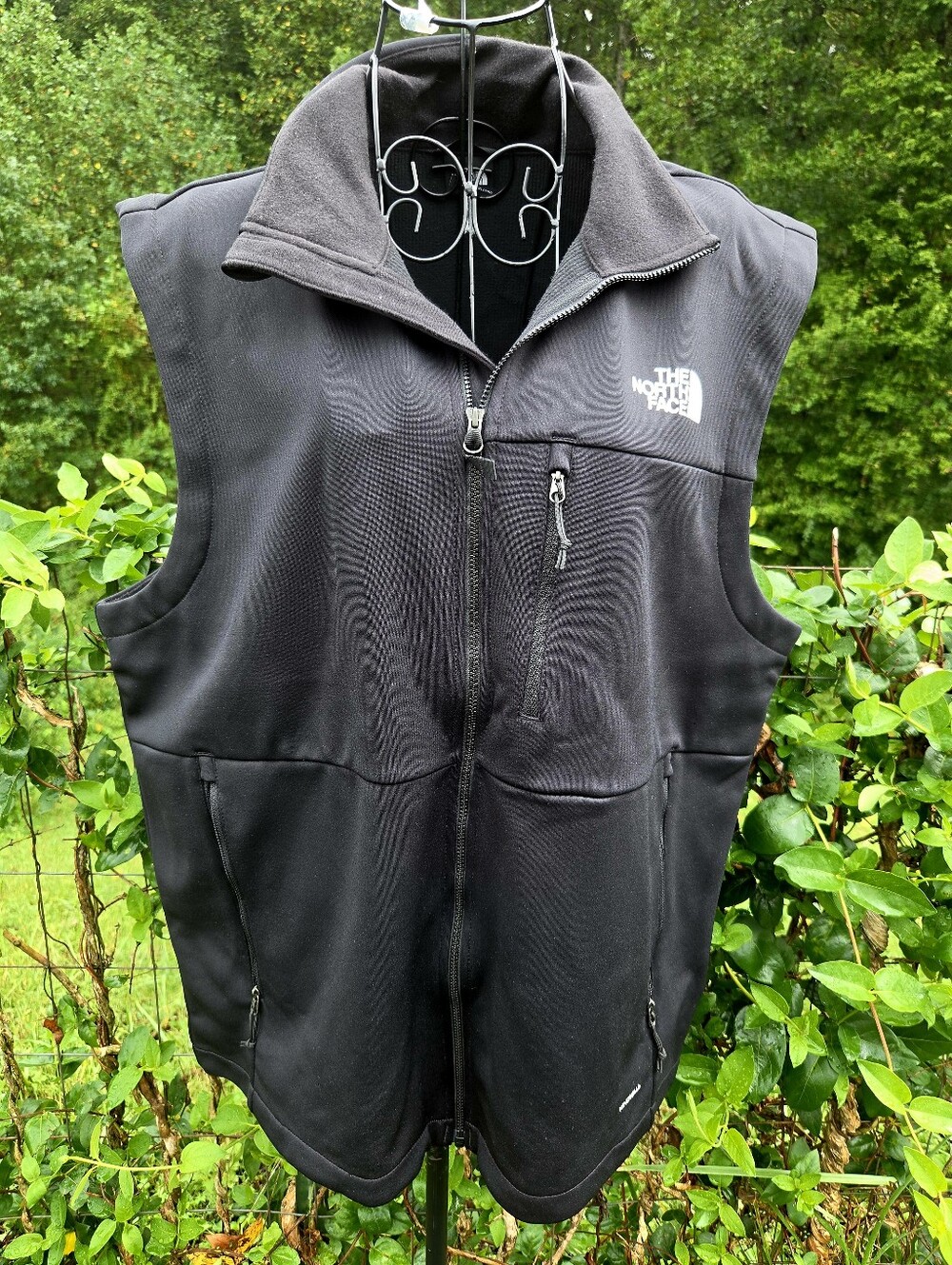 The North Face Men’s Black Softshell Vest Size L
